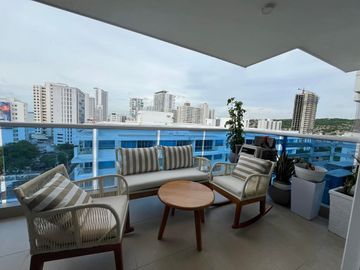 Se Vende o Arrienda Espectacular Apartamento frente al mar.