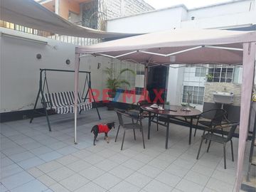 Venta De Casa En Urb. Los Laureles - Chorrillos