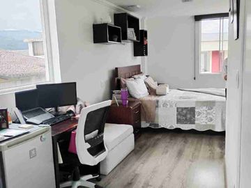 🏡VENDO CASA EN CUMBAYA – PRIMAVERA II🏡

✨ Exclusivo conjunto OBERER II ✨