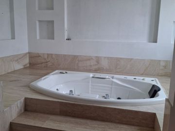 PRECIOSA CASA EN SAYAVEDRA
