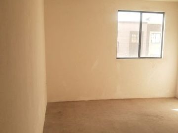 CASA EN VENTA UBICADA EN VALLE SAN PEDRO URBI VILLA DEL CAMPO, TECAMAC. ¡LISTA PARA HABITAR, ENTREGA INMEDIATA, SE ACEPTAN CREDITOS!