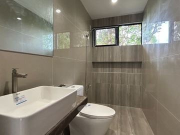 Affordable Single Detached Brandnew House with Garden near Twin Lakes.