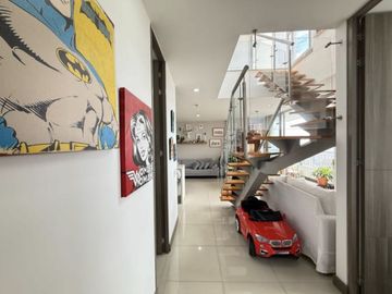 SE VENDE APARTAMENTO DUPLEX EN ENVIGADO, LOMA DEL ESMERALDAL