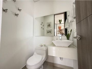 SE VENDE APARTAMENTO DUPLEX EN ENVIGADO, LOMA DEL ESMERALDAL