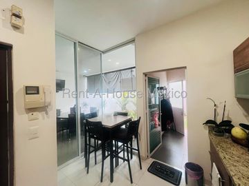 Casa de tres recámaras y roof en venta en Milenio, Querétaro