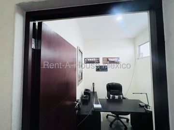 Casa de tres recámaras y roof en venta en Milenio, Querétaro