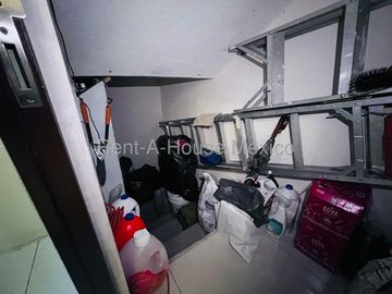Casa de tres recámaras y roof en venta en Milenio, Querétaro