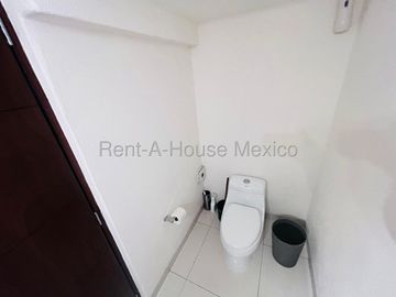 Casa de tres recámaras y roof en venta en Milenio, Querétaro