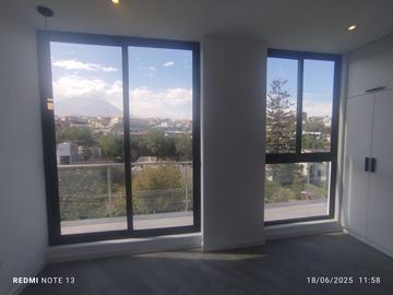 VENDO HERMOSO PENTHOUSE EN SELVA ALEGRE ACABADOS DE PRIMERA 370M2 MAS AIRES