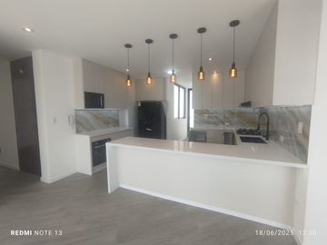 VENDO HERMOSO PENTHOUSE EN SELVA ALEGRE ACABADOS DE PRIMERA 370M2 MAS AIRES