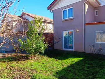 Vendo casa de cuatro dormitorios en Machali Rancagua