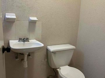 CASA EN VENTA EN ARBOLEDAS DE IBARRILLA
