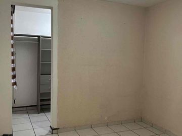 CASA EN VENTA EN ARBOLEDAS DE IBARRILLA