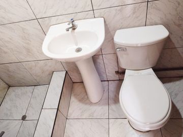 DEPARTAMENTO EN 1ER PISO , 133M2 , CASA BLANCA , SJL