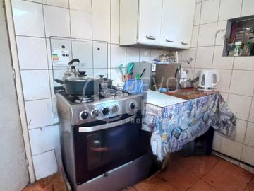 CASA  CON  GRAN POTENCIAL PARA REMODELAR