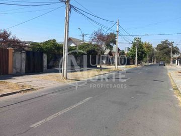 CASA  CON  GRAN POTENCIAL PARA REMODELAR