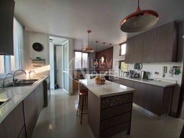 IMPECABLE CASA EN CHAMISDERO A SÓLO 10 MINUTOS DE VITACURA