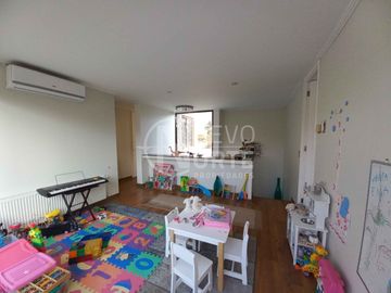 IMPECABLE CASA EN CHAMISDERO A SÓLO 10 MINUTOS DE VITACURA