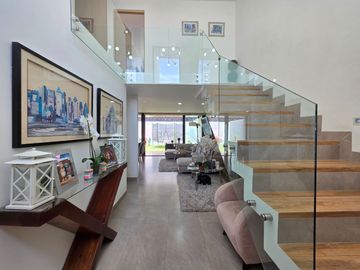 ZIBATÁ, CASA DE AUTOR, ARQUITECTURA Y CONFORT MODERNO