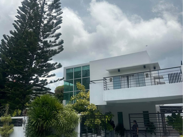 Elegant House in Royale Cebu Estates for sale