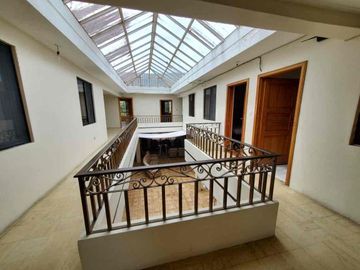 hermosa casa en venta con terreno en venta en paute junto a la vía principal