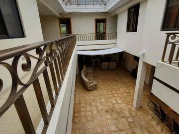 hermosa casa en venta con terreno en venta en paute junto a la vía principal