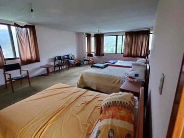hermosa casa en venta con terreno en venta en paute junto a la vía principal