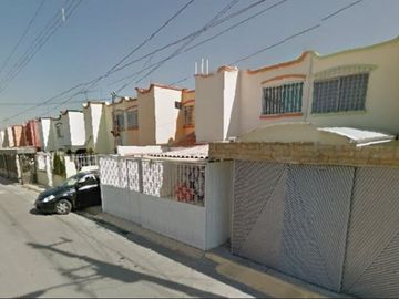 PRECIOSA CASA EN VENTA DE RECUPERACION BANCARIA EN LOMAS DEL SOL, PUEBLA.