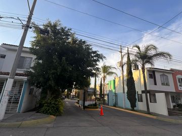 Casa en Venta en Parque de Tesistan, Zapopan en Excelente Precio.