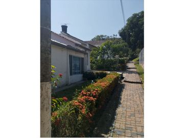VENTA CASA CAMPESTRE CONJUNTO CERRADO SECTOR RESACAS EN MELGAR - E.C