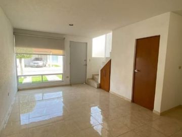 PRECIOSA CASA EN  VENTA DE RECUPERACION BANCARIA EN PASEOS DE SAN ANDRÉS, TLAXCALCINGO, PUEBLA.