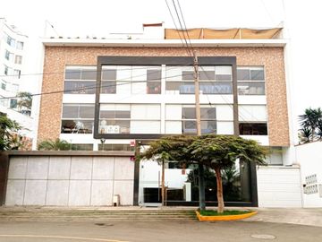 VENDO HERMOSO DPTO. FLAT DE 3 DORM. 1er PISO, CON AMPLIA TERRAZA EN SAN BORJA