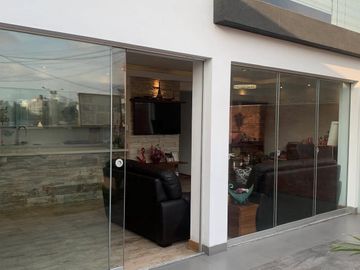 VENDO HERMOSO DPTO. FLAT DE 3 DORM. 1er PISO, CON AMPLIA TERRAZA EN SAN BORJA