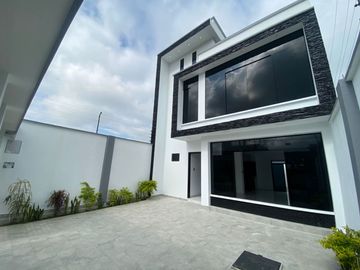 LUJOSA PROPIEDAD EN VENTA
