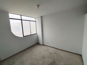 Oportunidad! Se Vende Amplio Departamento Para Personalizar Cerca de Los Pantanos de Villa y la Universidad Cientifica del Sur