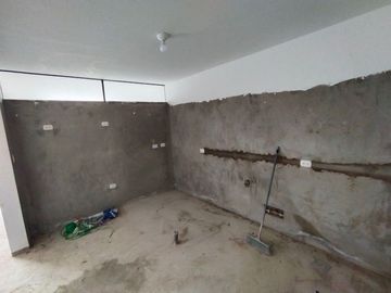 Oportunidad! Se Vende Amplio Departamento Para Personalizar Cerca de Los Pantanos de Villa y la Universidad Cientifica del Sur