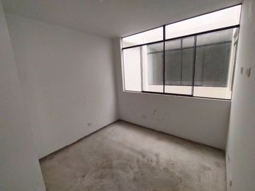 Oportunidad! Se Vende Amplio Departamento Para Personalizar Cerca de Los Pantanos de Villa y la Universidad Cientifica del Sur