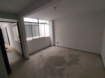 Oportunidad! Se Vende Amplio Departamento Para Personalizar Cerca de Los Pantanos de Villa y la Universidad Cientifica del Sur