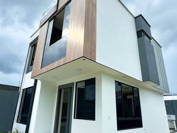 LUJOSA PROPIEDAD EN VENTA