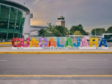HERMOSA PROPIEDAD EN VENTA DE RECUPERACIÓN BANCARIA EN SANTA MÓNICA, GUADALAJARA, JALISCO.