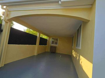 SEMI FURNISHED BUNGALOW HOUSE FOR SALE IN ANGELES CITY