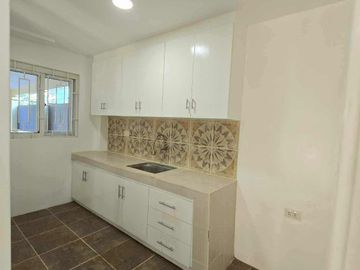 SEMI FURNISHED BUNGALOW HOUSE FOR SALE IN ANGELES CITY