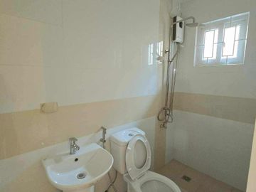 SEMI FURNISHED BUNGALOW HOUSE FOR SALE IN ANGELES CITY