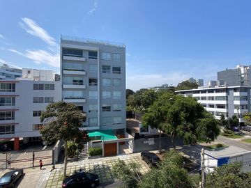 LINDO DEPARTAMENTO EN ZONA DE PARQUES, MIRAFLORES, LÍMITE CON SAN ISIDRO.