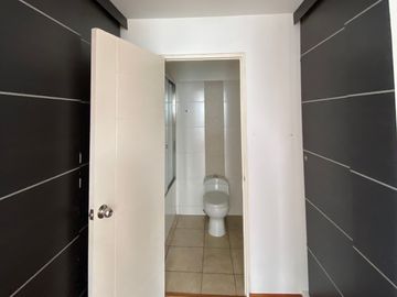 LINDO DEPARTAMENTO EN ZONA DE PARQUES, MIRAFLORES, LÍMITE CON SAN ISIDRO.