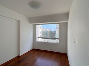 LINDO DEPARTAMENTO EN ZONA DE PARQUES, MIRAFLORES, LÍMITE CON SAN ISIDRO.