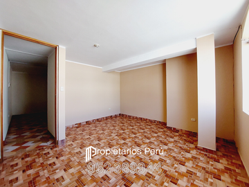 SE VENDE CASA DE 3 PISOS EN ESQUINA, FRENTE A PLAZA LA FLORESTA, CERCA A LA PLAZA PÉREZ GAMBOA, IDEAL PARA CASA FAMILIAR, NEGOCIO O DE DEPARTAMENTOS