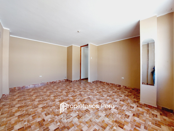 SE VENDE CASA DE 3 PISOS EN ESQUINA, FRENTE A PLAZA LA FLORESTA, CERCA A LA PLAZA PÉREZ GAMBOA, IDEAL PARA CASA FAMILIAR, NEGOCIO O DE DEPARTAMENTOS