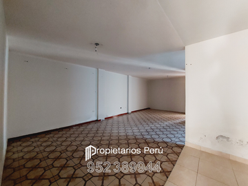 SE VENDE CASA DE 3 PISOS EN ESQUINA, FRENTE A PLAZA LA FLORESTA, CERCA A LA PLAZA PÉREZ GAMBOA, IDEAL PARA CASA FAMILIAR, NEGOCIO O DE DEPARTAMENTOS