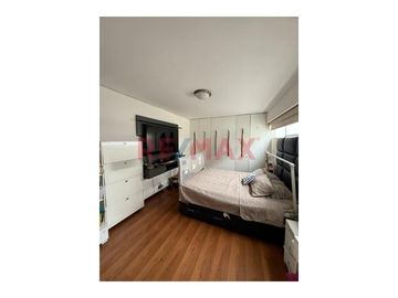 Se Vende Bonito Duplex Frente A Parque Con Jacuzzi En La Terraza, Balcon Y 2 Estacionamientos